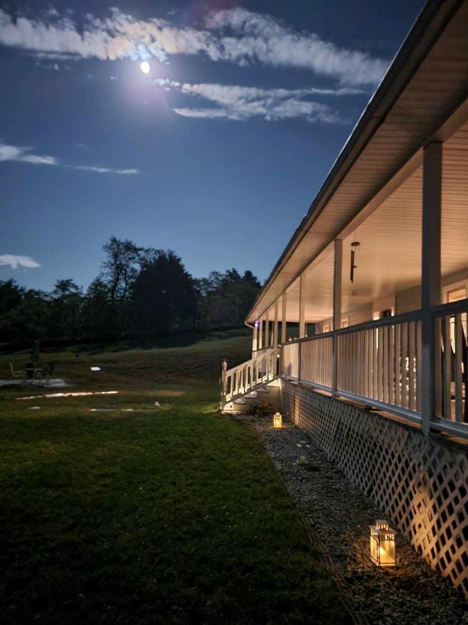 Moonlight Manor Bed & Breakfast Floyd Exteriér fotografie